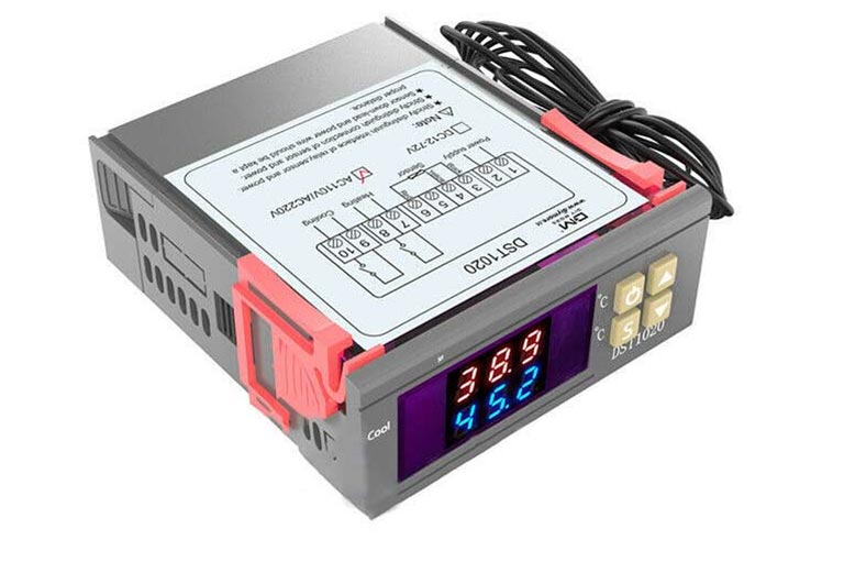Termostat DST-1020 (DS18B20 + dva displeja)